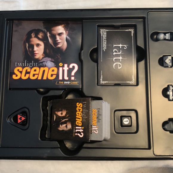 TWILIGHT SCENE IT THE DVD GAME - Picture 7 of 10